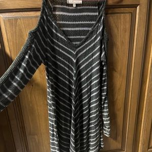 Gilded Intent cold shoulder sweater/top oversized xs